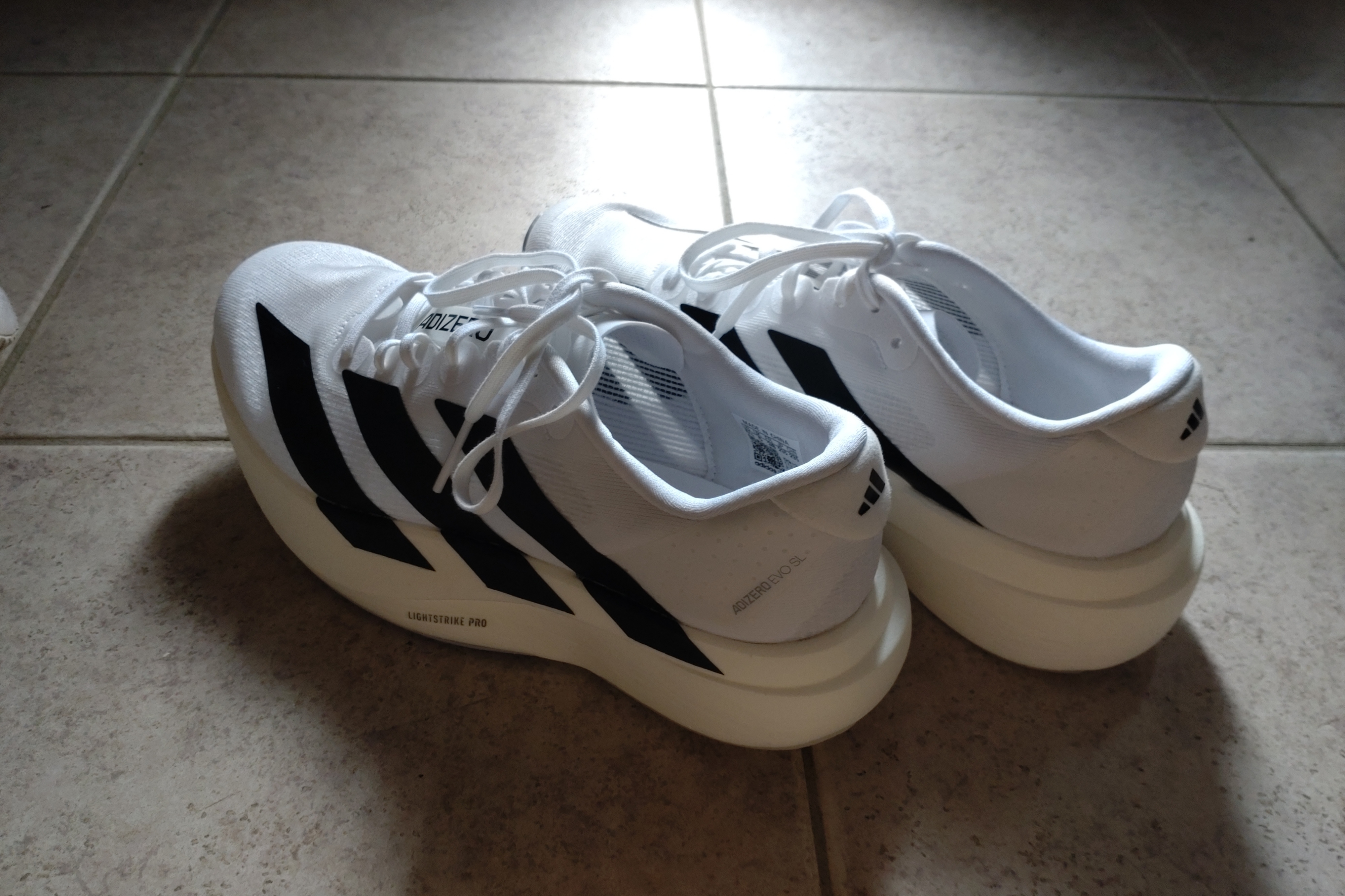 ランニングシューズ　写真